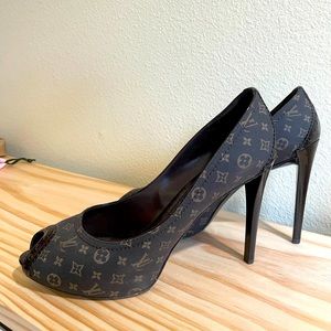 Louisvuitton vintage monogram heels